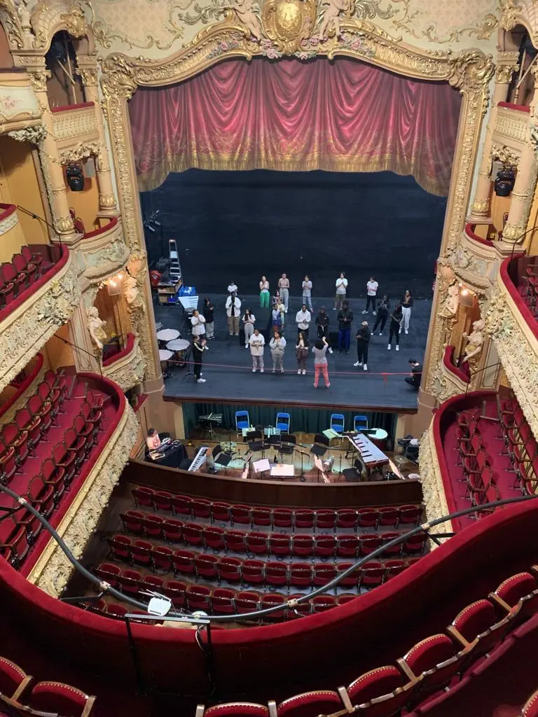 Travail de terrain et accompagnement d'artistes